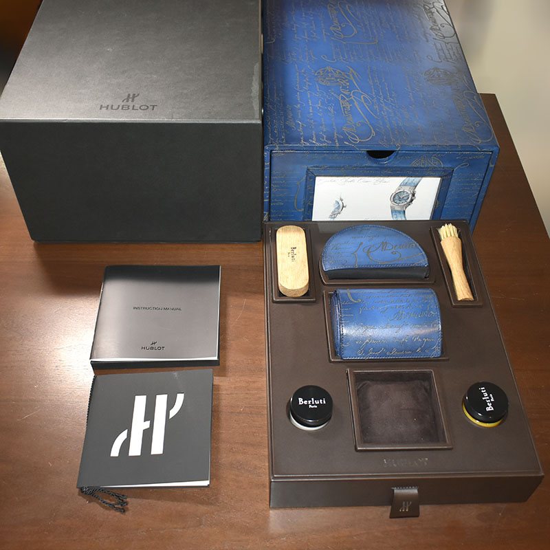 ウブロ クラシックフュージョン ベルルッティ スクリットオーシャンブルー の箱 ベルルッティを纏ったウブロ 「クラシック・フュージョンベルルッティ