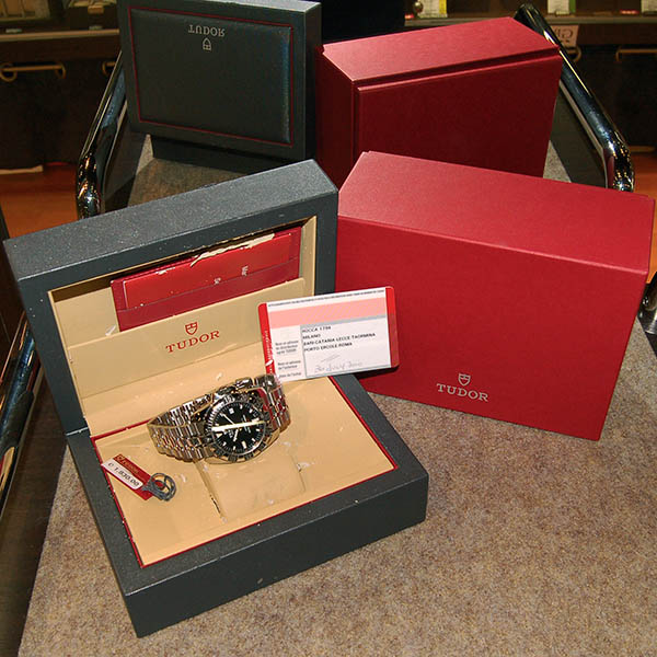 TUDOR チューダー チュードル 現行品 箱 ボックス 冊子付き 美品 Yahoo!オークション - 【良品】チュードル チューダー TUDOR